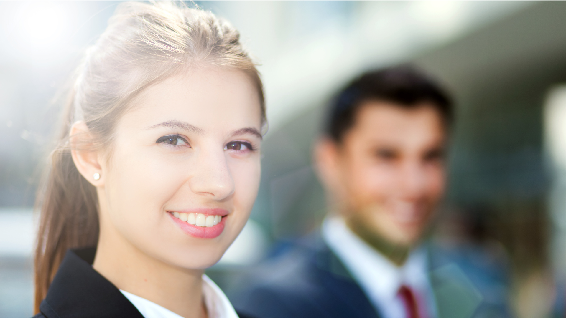 Equipo reunido en actividad estratégica